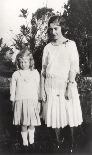 Margaret and Christine Wynn 2