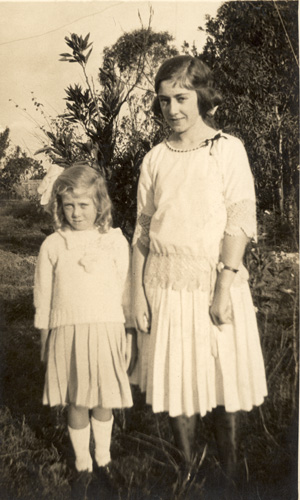 Margaret and Christine Wynn 3