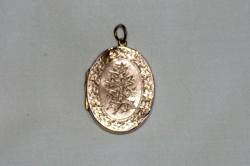 Harry Wynn's Locket Reverse